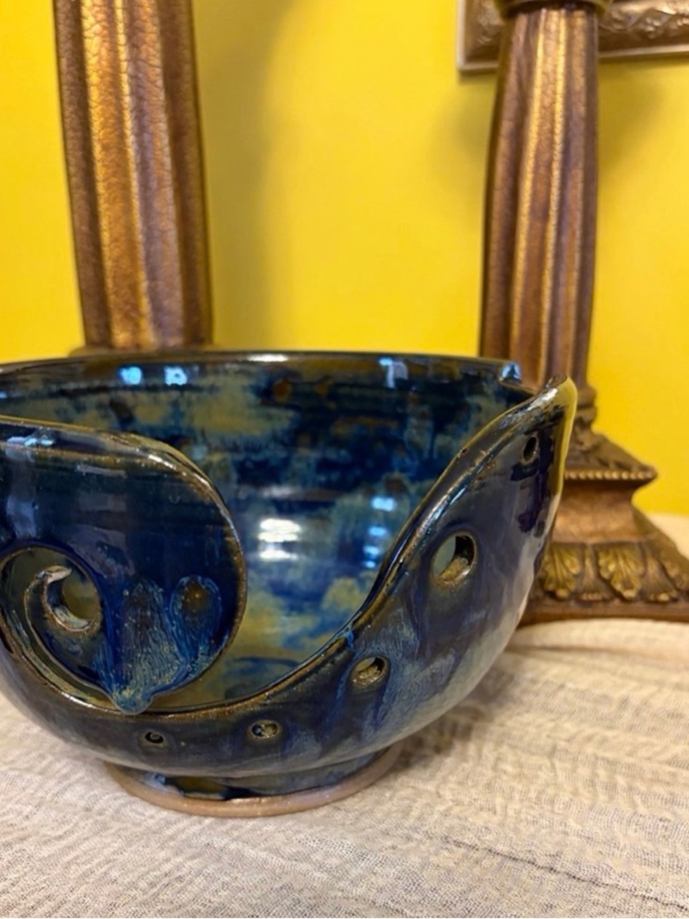 Handcrafted Studio
Pottery Yarn Bowl - Glazed Ceramic Spiral
Knitting Holder